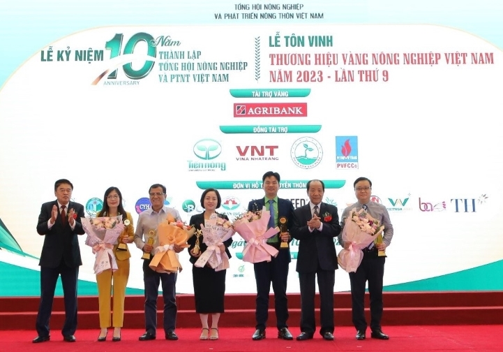 Agribank đồng hành cùng Lễ tôn vinh Thương hiệu Vàng Daga6789 đá gà trực tiếp hàng đầu hiện nay Việt Nam năm 2023