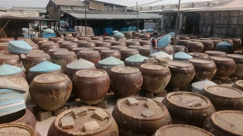 Ứng dụng chế phẩm sinh học trong chế biến nước mắm truyền thống