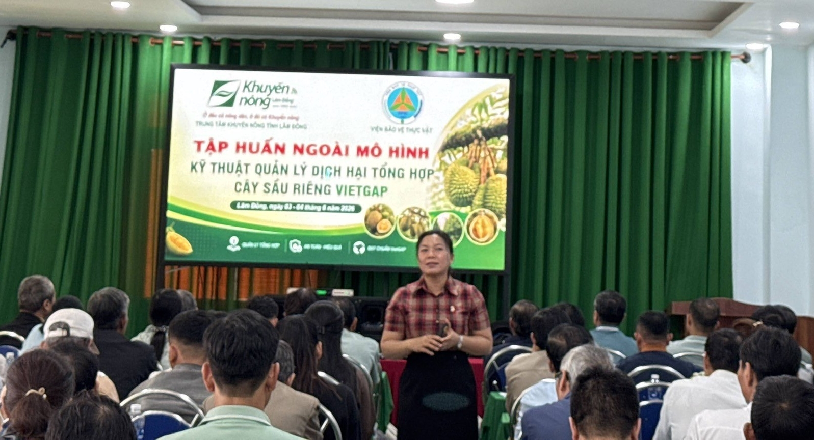 Lâm Đồng Tập huấn quản lý tổng hợp sâu, bệnh hại trên cây sầu riêng