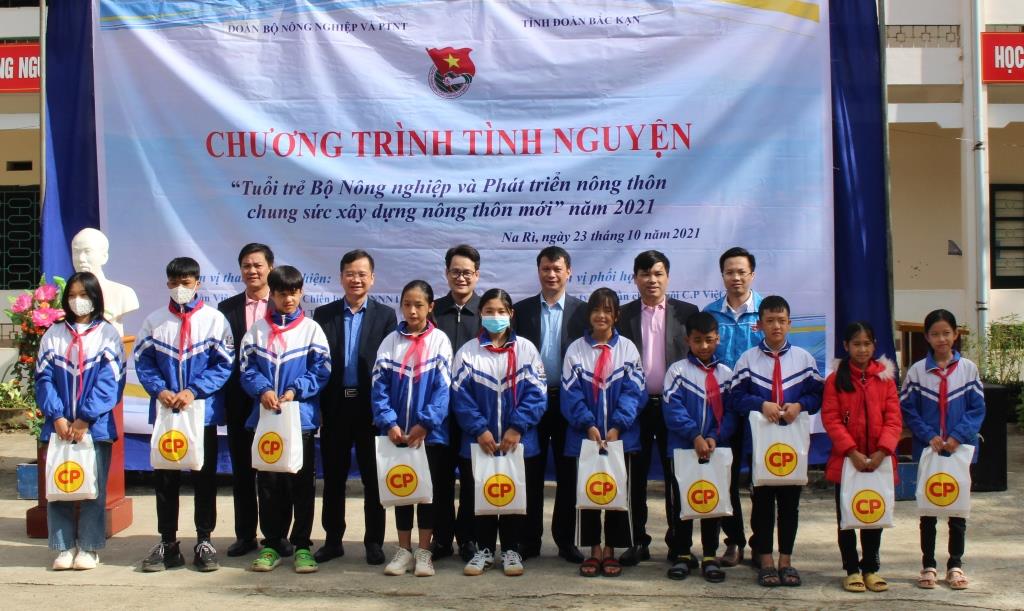 “Tuổi trẻ Bộ NN PTNT chung tay xây dựng nông thôn mới”